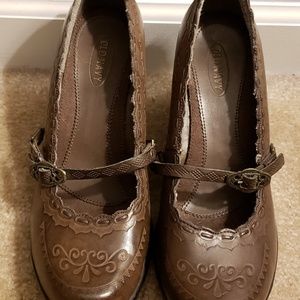 EUC. Old Navy Wedge Shoes